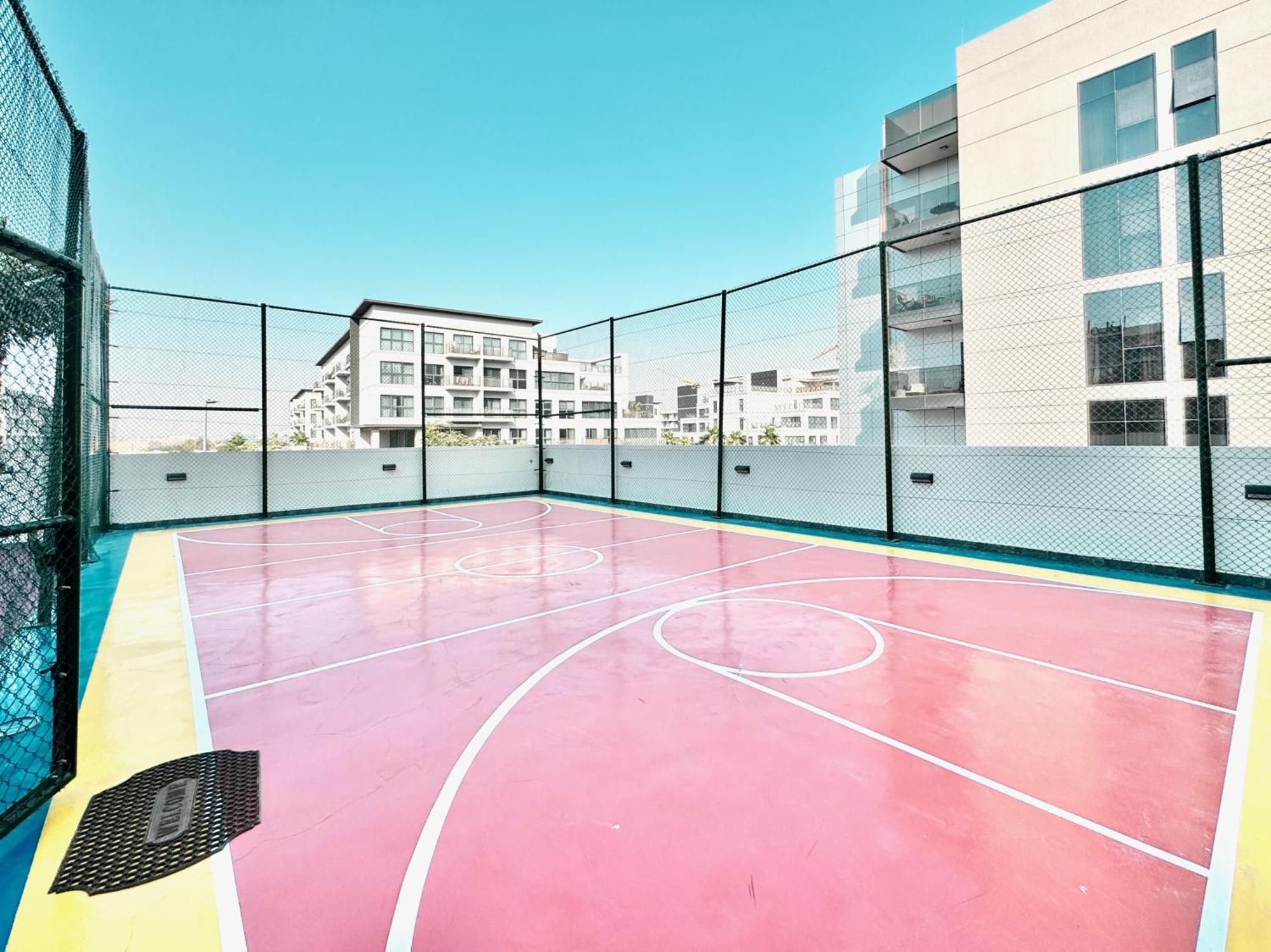 Summer Deal! Exclusive And Elegant With A Private Pool Apartment